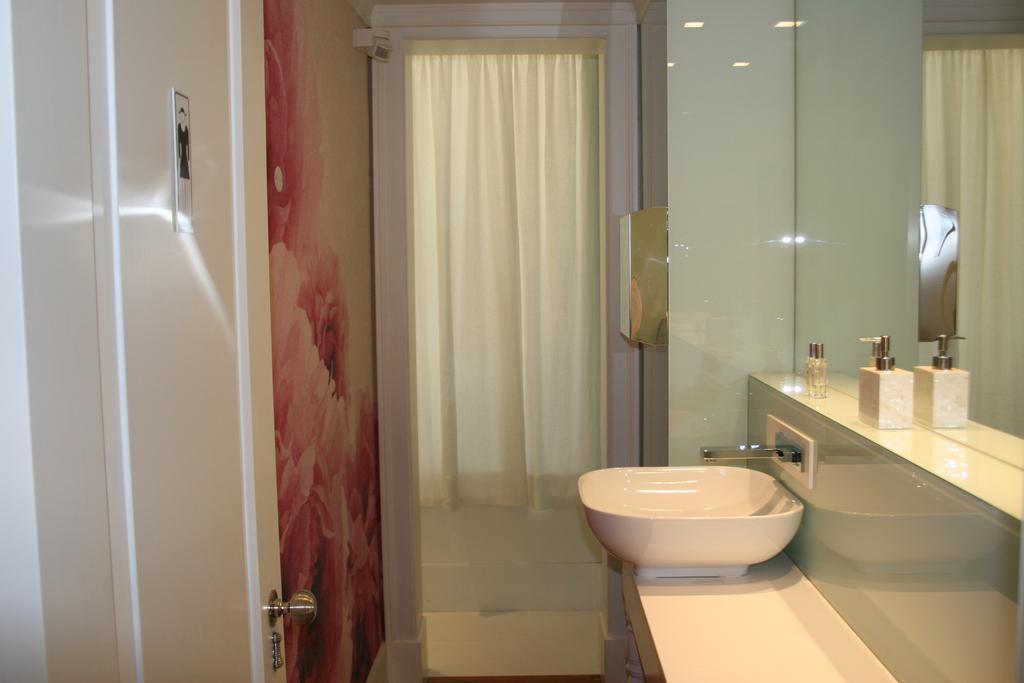Chiado 16 Apartment Lisbon Exterior photo